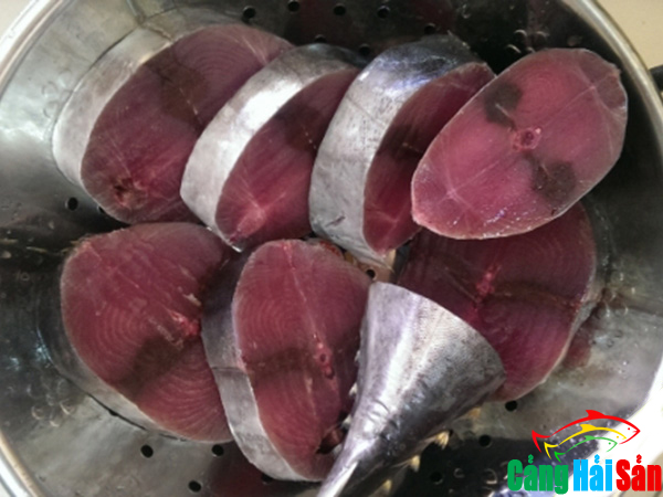 cá ngừ cắt lát