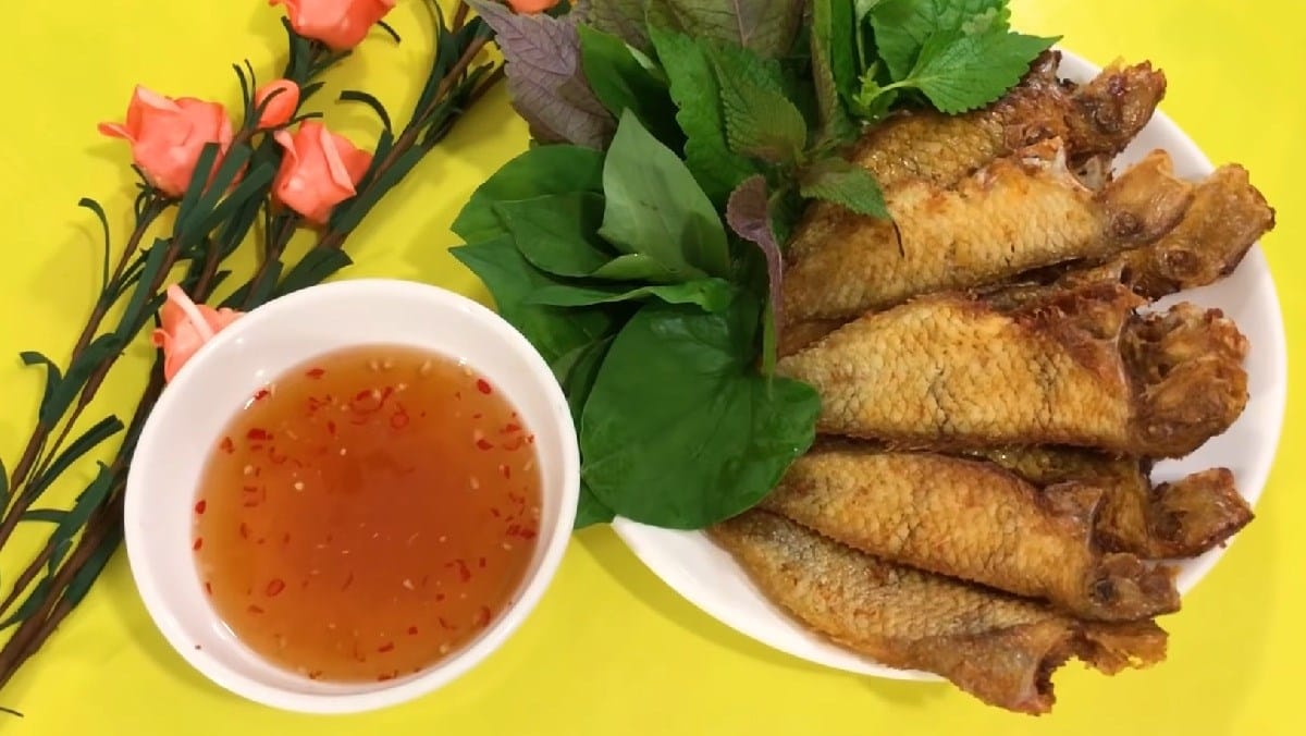 cá chẽm chiên giòn