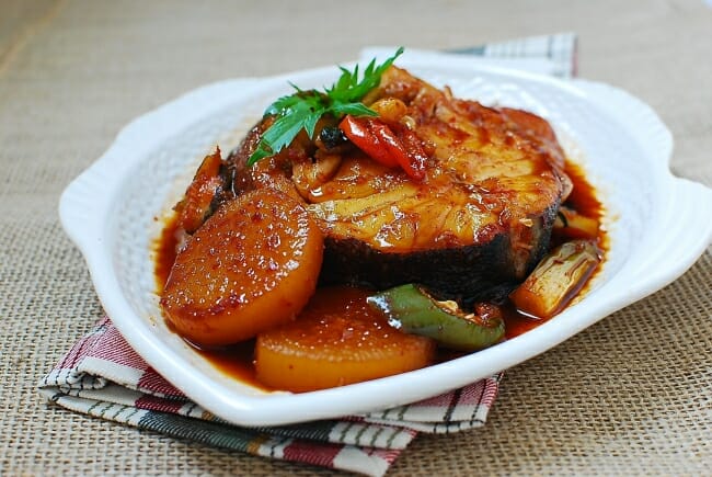 cá tuyết om củ cải