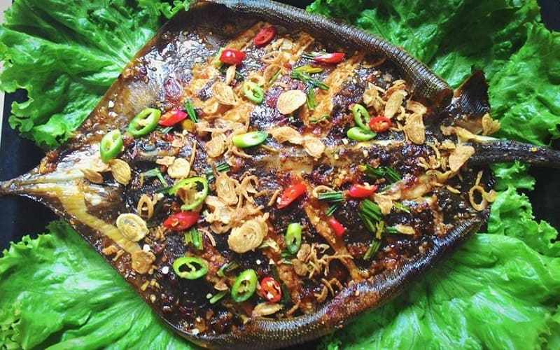 cá đuối nướng mỡ hành