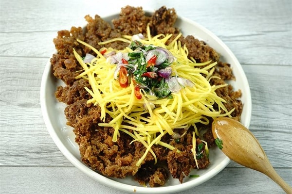 gỏi xoài cá trê