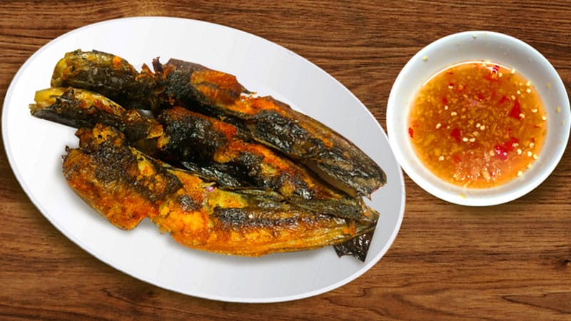 cá trê chiên giòn mắm gừng