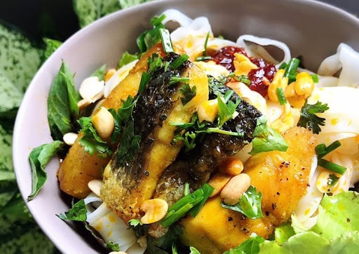 mỳ quảng cá lóc