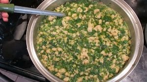 canh rau đay nấu tôm