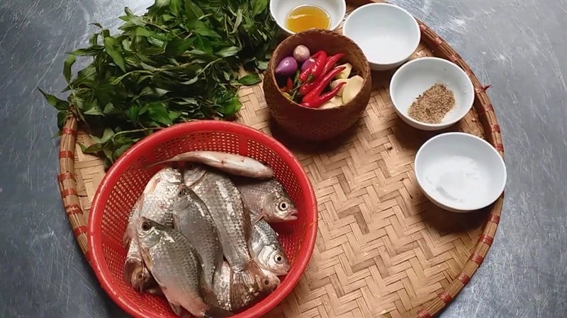 canh cá diếc rau răm