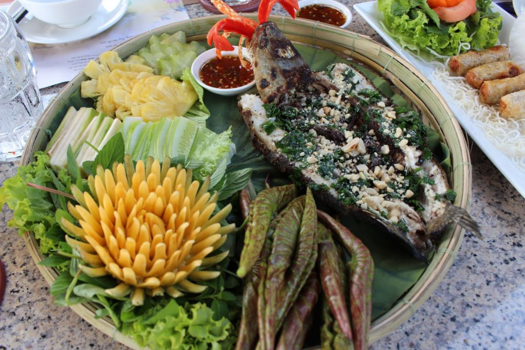 cá lóc nướng lá sen