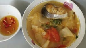 canh cá basa nấu măng chua
