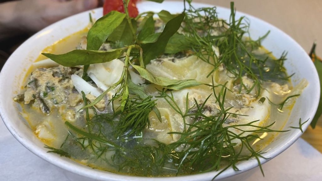 canh rươi nấu măng