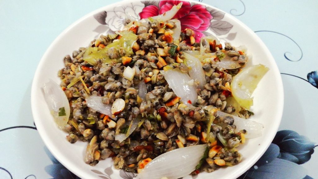 hến xào hành tây